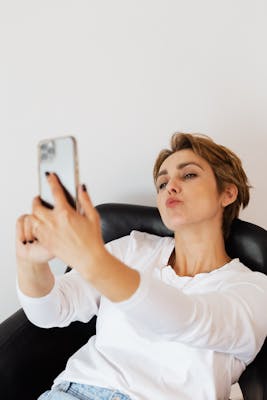 Hilde, 28