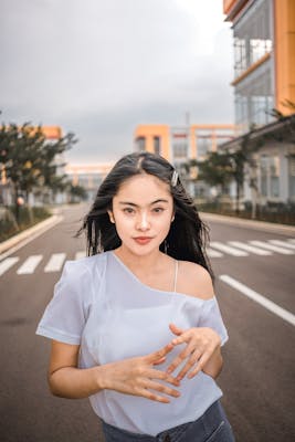 Sigrid, 25